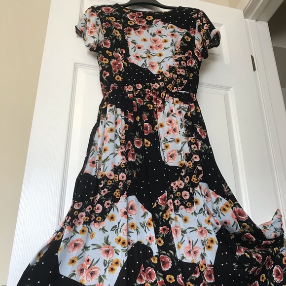 TAKARA Floral Black High & Low Dress medium size - Picture 2 of 8